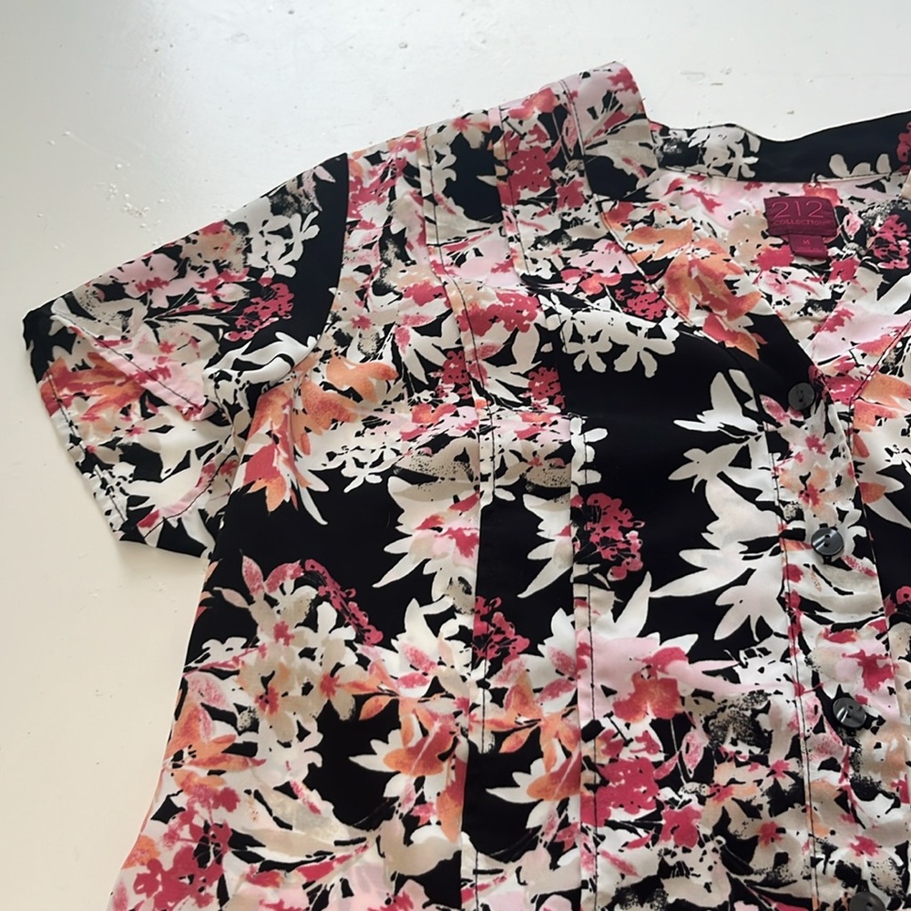 212 Collection Medium Short Sleeve Pink Floral Print Button Up Blouse - Picture 2 of 5